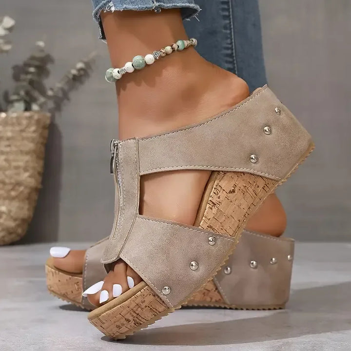 Velira – Zip Frontale, in Camoscio, Sandali con Zeppa