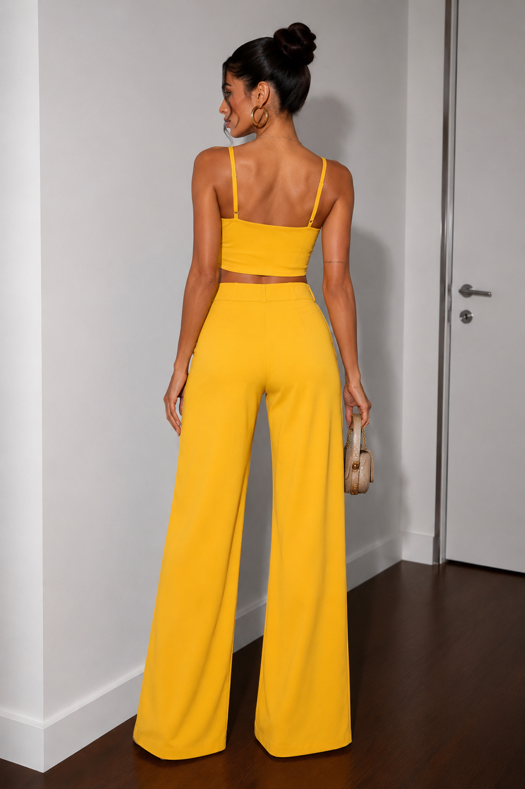 Alyra – Drappeggiati con Vita Annodata, Completo di Pantaloni Palazzo