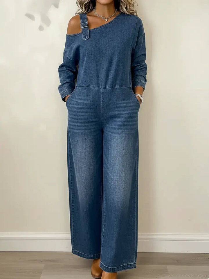 Lyrane – Scollatura Bardot in Denim Salopette