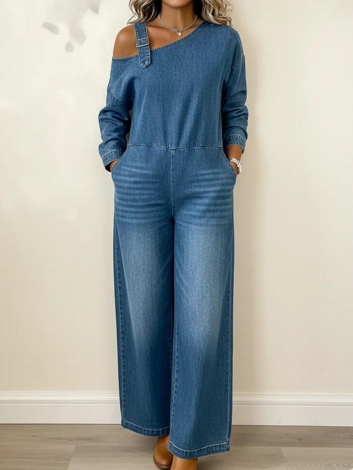 Lyrane – Scollatura Bardot in Denim Salopette