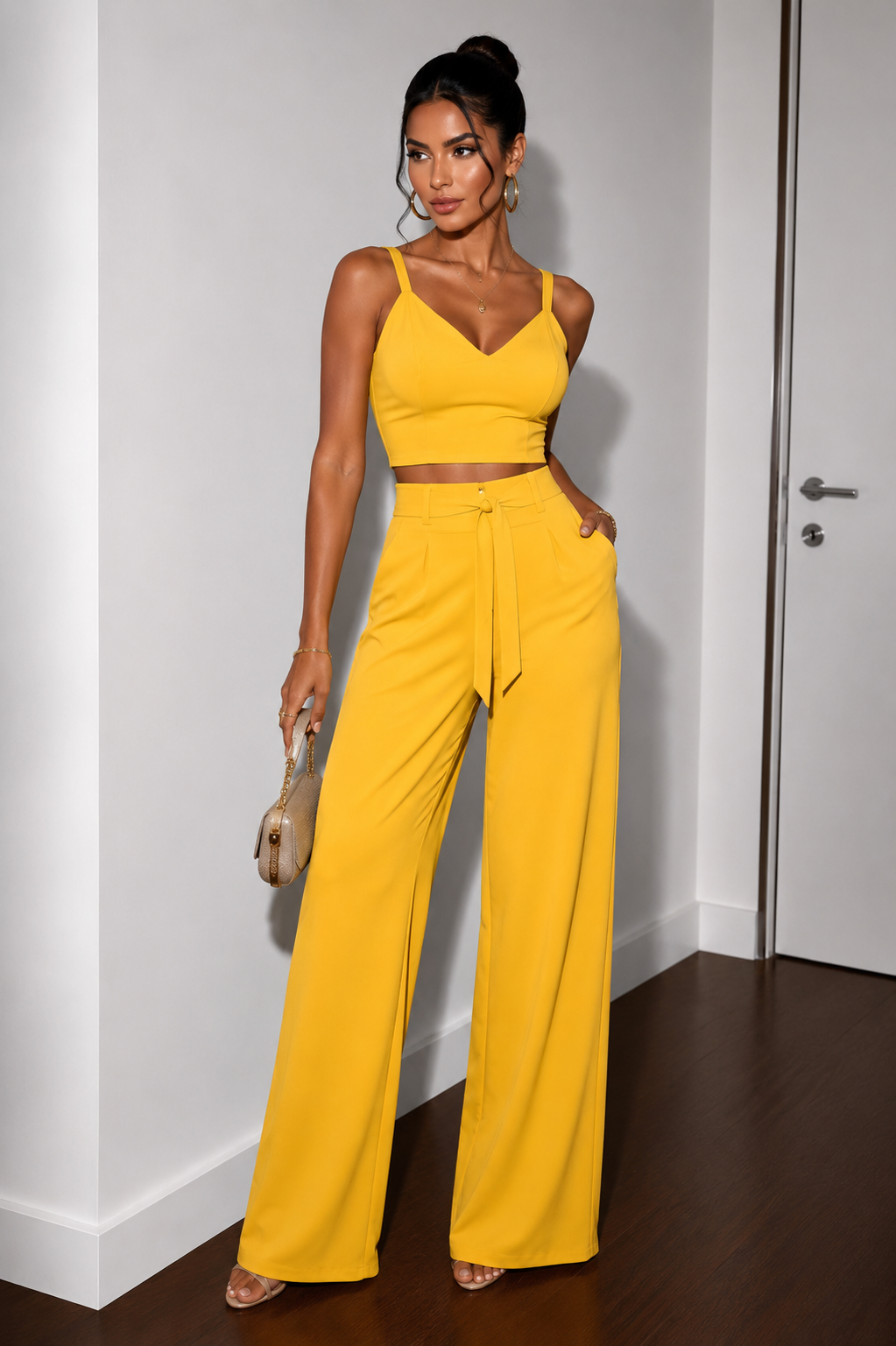 Alyra – Drappeggiati con Vita Annodata, Completo di Pantaloni Palazzo