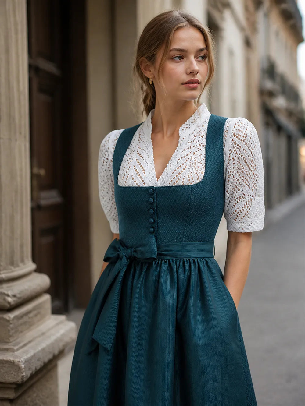 Solira – Abito Jacquard con Scollo a V