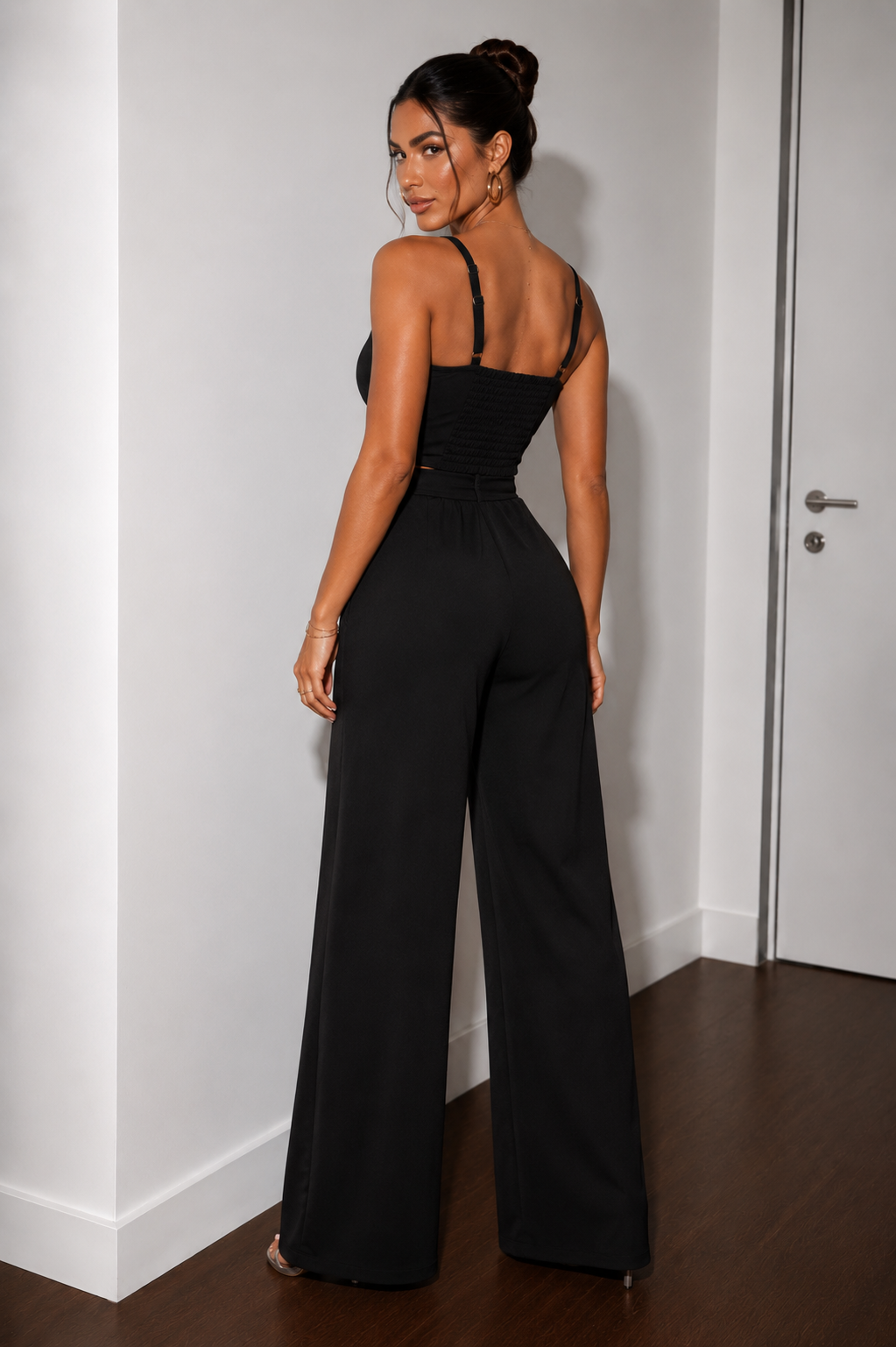 Alyra – Drappeggiati con Vita Annodata, Completo di Pantaloni Palazzo