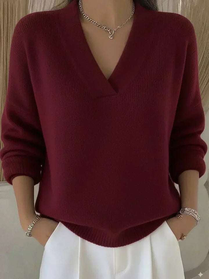 Vesara – Scollo a V Profondo in Maglia Fine, Maglione