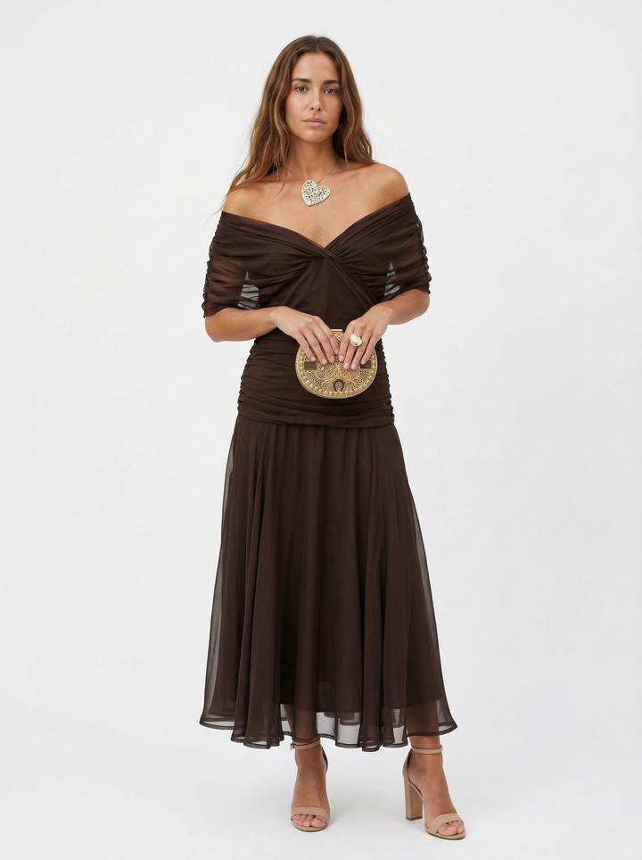 Neraya – Scollo a V Drappeggiato in Satin, Abito Lungo