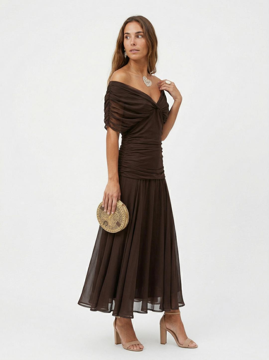 Neraya – Scollo a V Drappeggiato in Satin, Abito Lungo