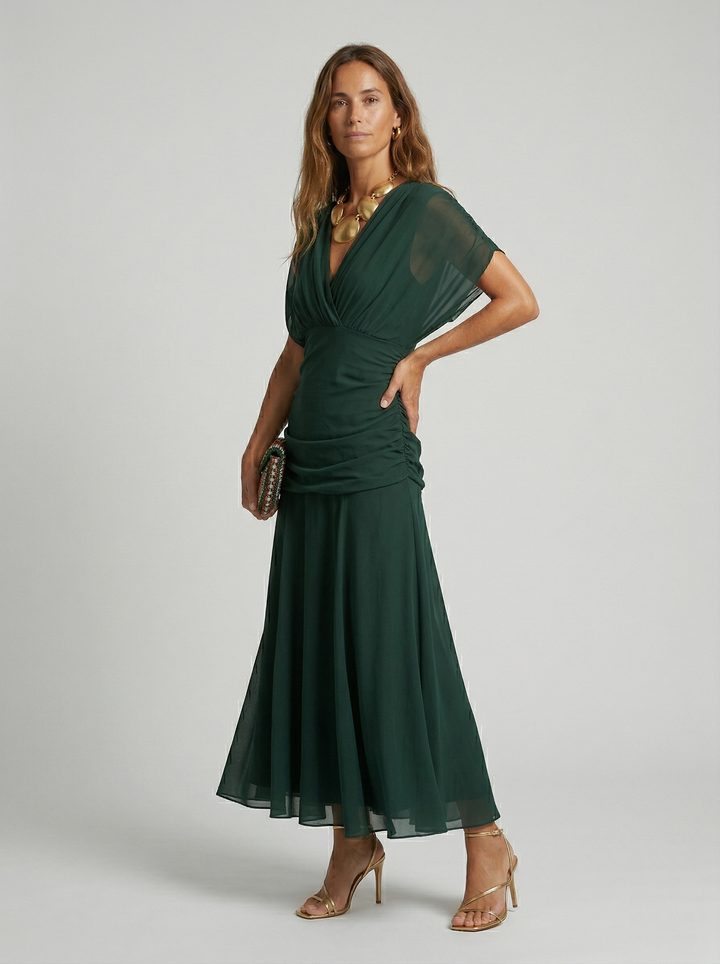 Neraya – Scollo a V Drappeggiato in Satin, Abito Lungo