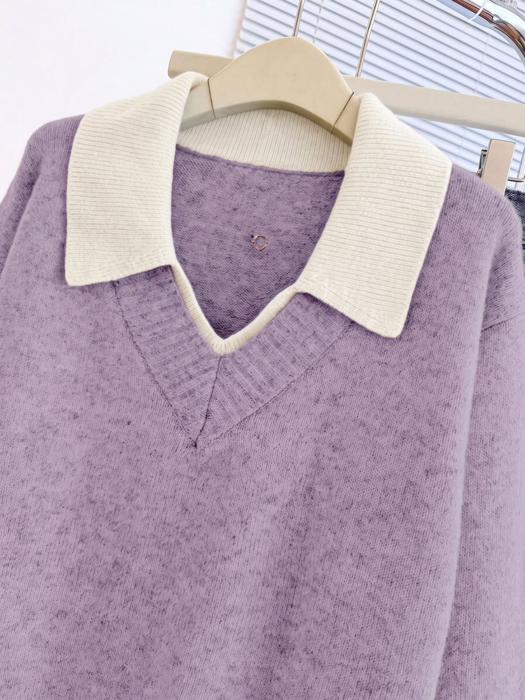 Cirelle – Colletto a Contrasto a Doppio Strato in Maglia, Maglione