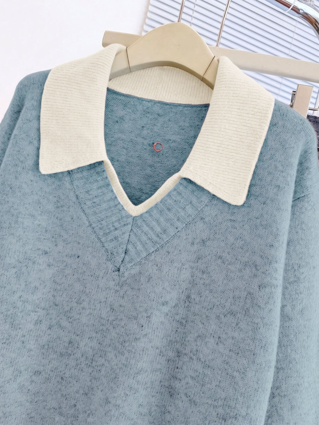 Cirelle – Colletto a Contrasto a Doppio Strato in Maglia, Maglione