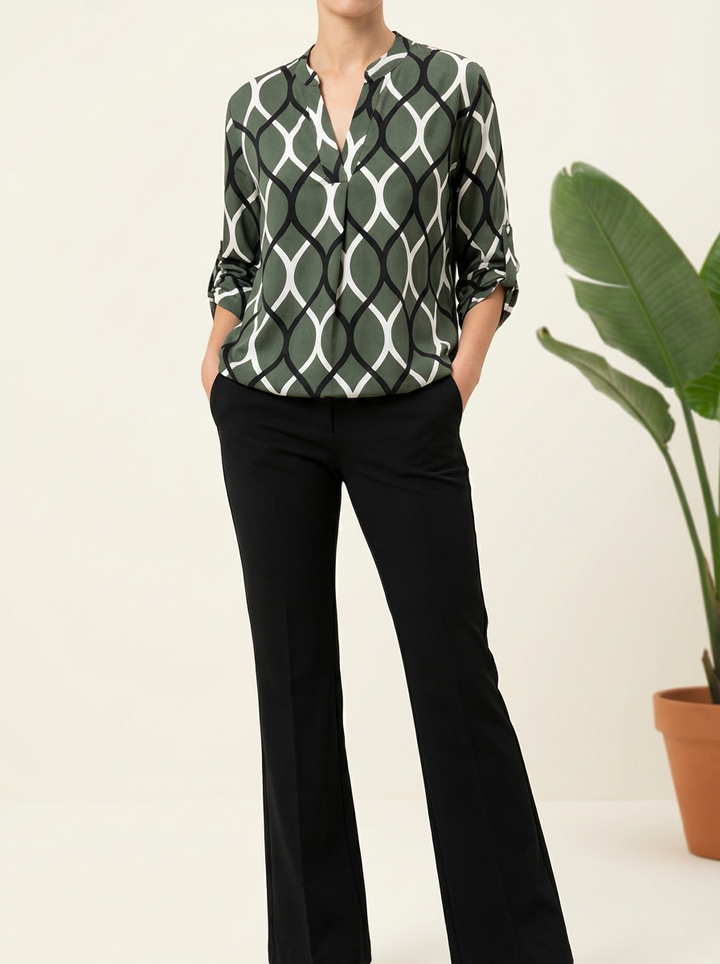 Netherby - Blusa morbida al tatto e leggera