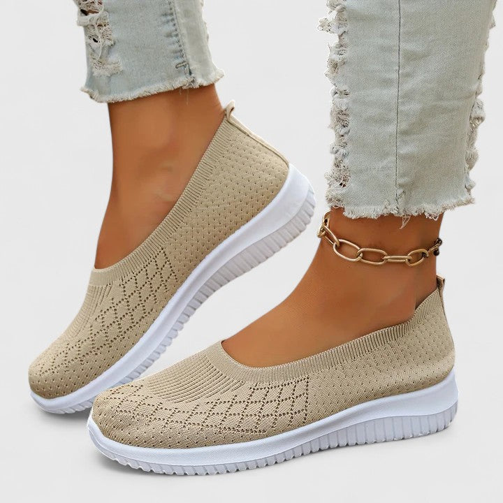 Avenna – Flatform Slide Sandali